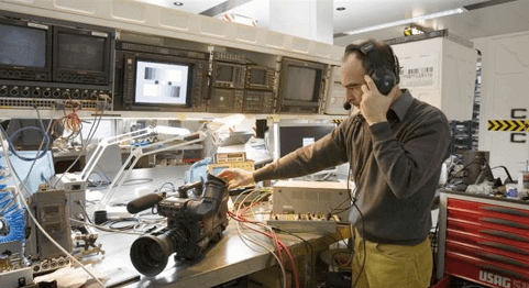 Integrated audiovisual and control system setup with multiple screens